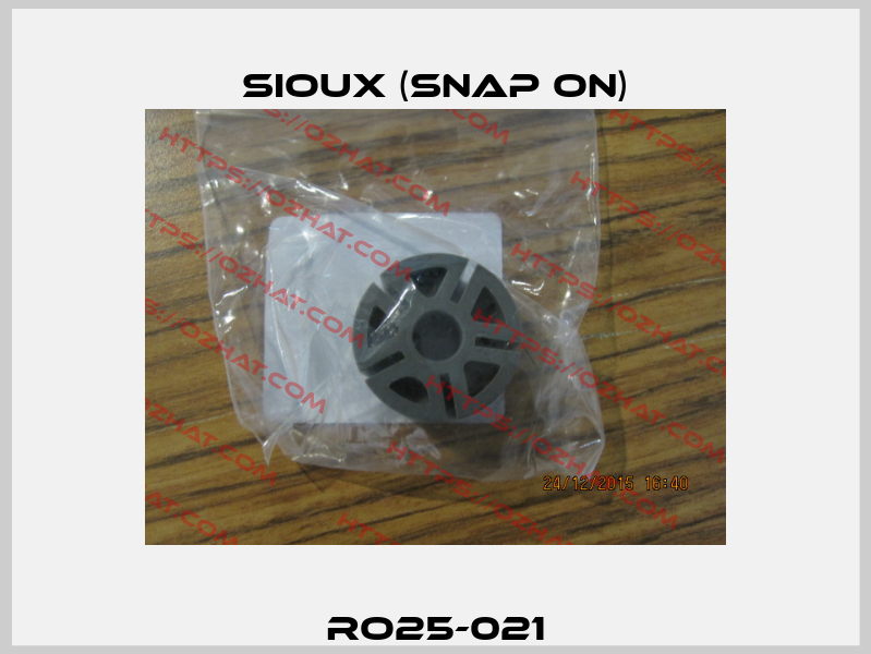RO25-021 Sioux (Snap On)